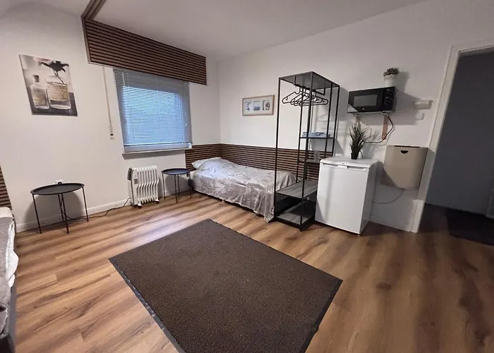 Lejlighed Komfortzimmer #5 Fuer Zwei Reisende Mit 2 Betten, Gemeinschafts Bad Und Kueche