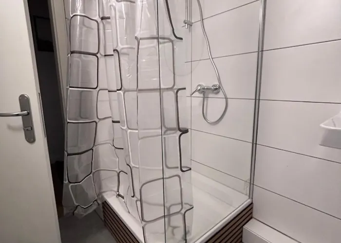 Lejlighed Komfortzimmer #5 Fuer Zwei Reisende Mit 2 Betten, Gemeinschafts Bad Und Kueche