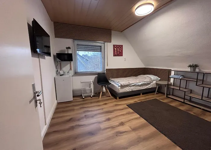 Komfortzimmer #5 Fuer Zwei Reisende Mit 2 Betten, Gemeinschafts Bad Und Kueche Lejlighed Netphen