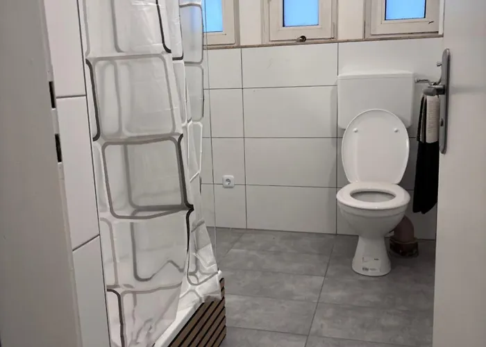 Komfortzimmer #5 Fuer Zwei Reisende Mit 2 Betten, Gemeinschafts Bad Und Kueche Lejlighed Netphen